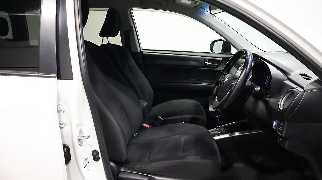 2014 Toyota Corolla Hybrid Fielder image 330873