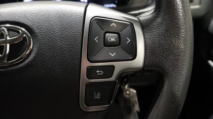 2022 Toyota Hiace DX + Toyota Safety Sense image 332910