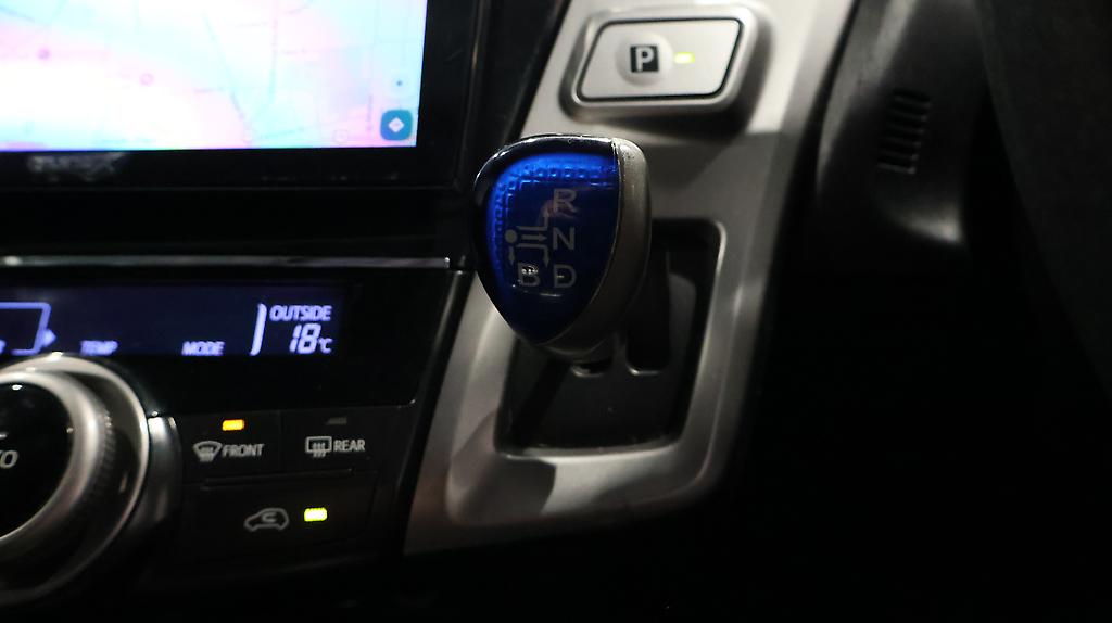 2018 Toyota Prius ALPHA image 335730