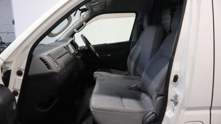 2009 Toyota Hiace 5 Door High Roof –  Roof Racks image 331073