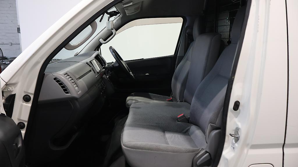 2009 Toyota Hiace 5 Door High Roof –  Roof Racks image 331073