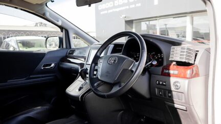 2012 Toyota Vellfire 7 seater , Parking sensor Leather covers image 330809