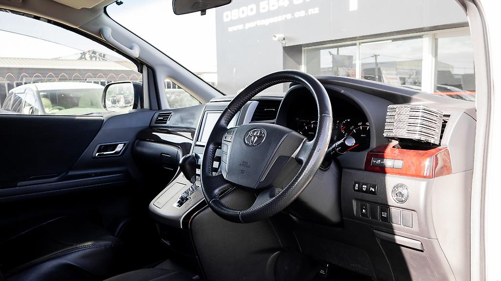 2012 Toyota Vellfire 7 seater , Parking sensor Leather covers image 330809