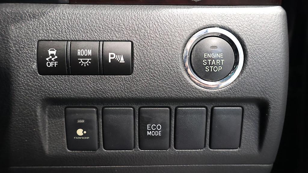 2013 Toyota Vellfire 2.4Z image 335536
