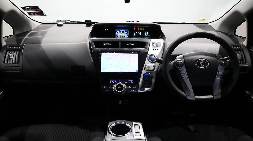 2018 Toyota Prius ALPHA image 335725