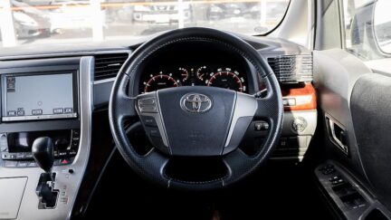 2012 Toyota Vellfire 7 seater , Parking sensor Leather covers image 330811