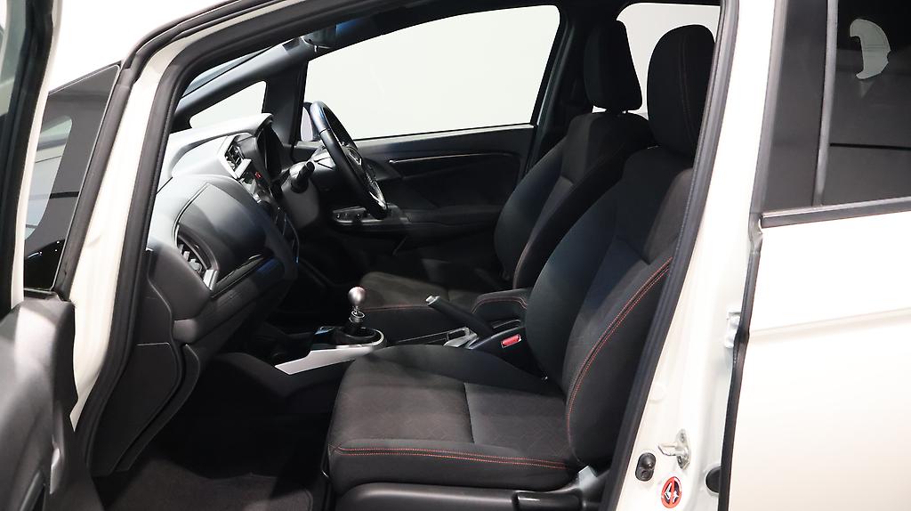 2016 Honda Jazz RS 1.5P/6MT/HA/5DR/5 image 331705