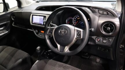 2015 Toyota Vitz image 333363