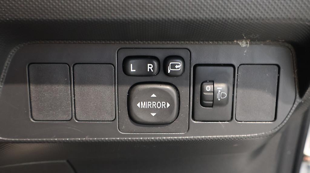 2012 Toyota Auris image 330836