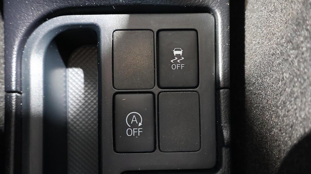 2015 Toyota Vitz image 333368