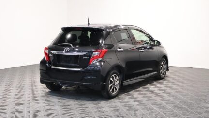 2015 Toyota Vitz image 333355