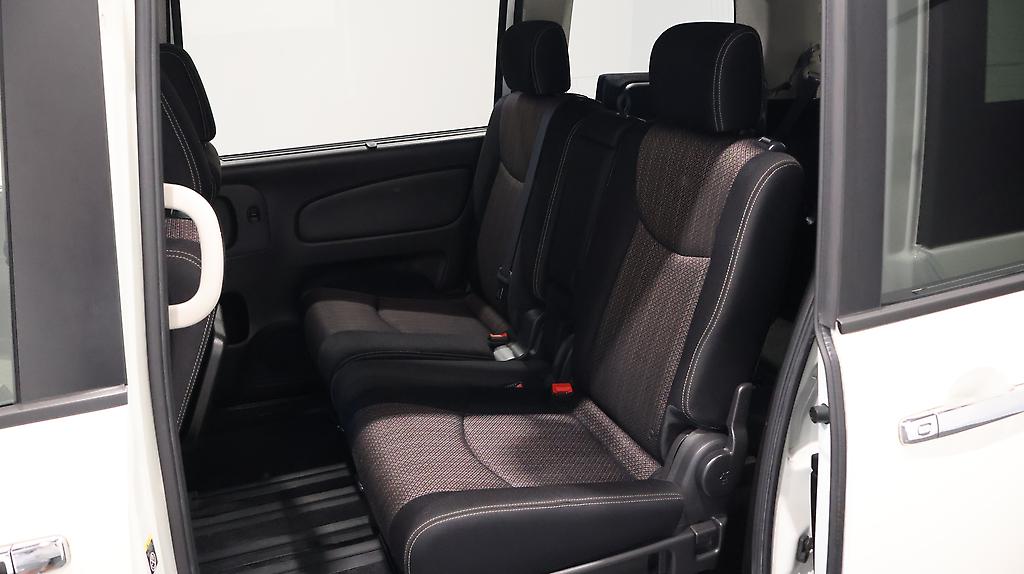 2014 Nissan Serena Highway Star S-Hybrid image 334089
