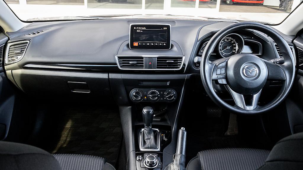 2014 Mazda Axela Low KMS! 15 S Push start, I stop image 331550