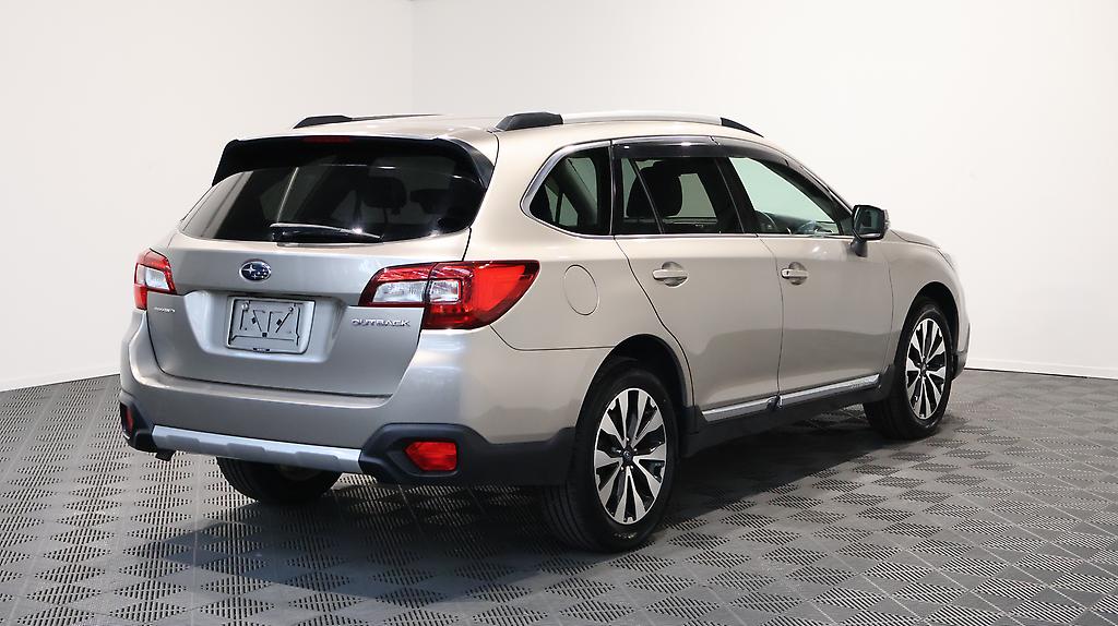 2015 Subaru Outback Limited AWD with Leather and Cruise image 335478