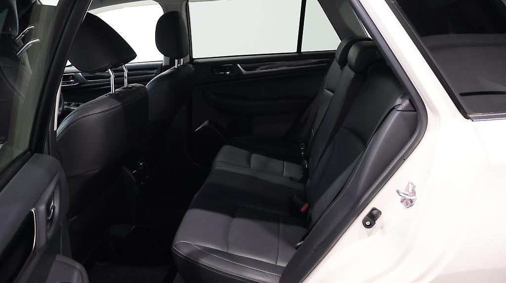 2015 Subaru Outback Limited with leather and cruise control image 332098