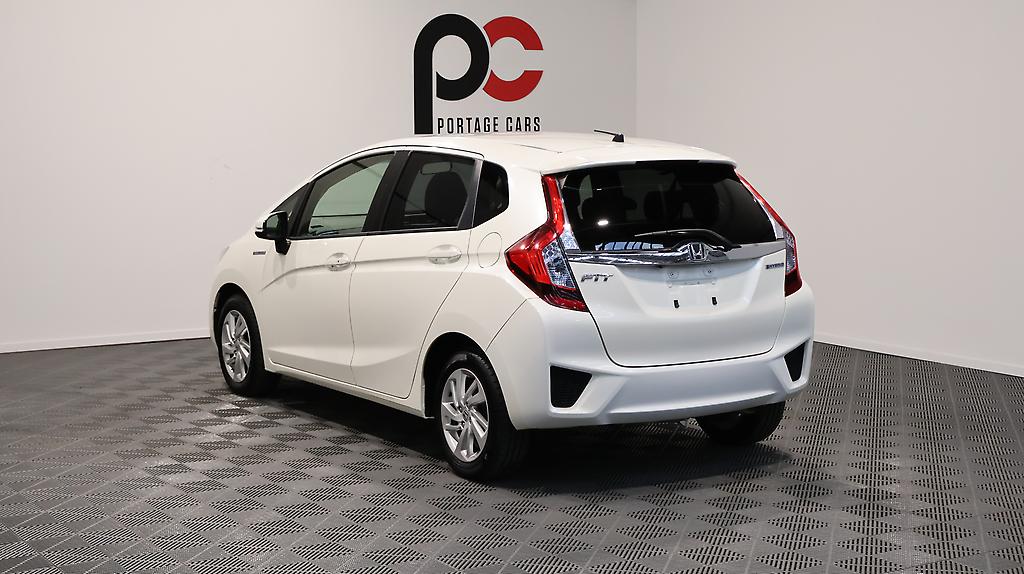 2015 Honda Fit Hybrid L Package image 331046