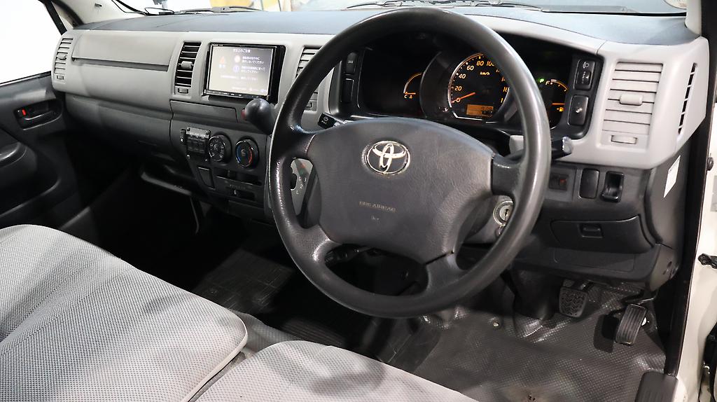 2009 Toyota Hiace 5 Door High Roof –  Roof Racks image 331077