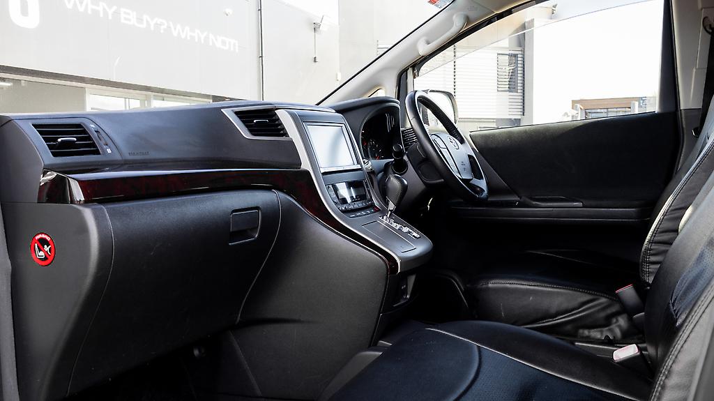 2012 Toyota Vellfire 7 seater , Parking sensor Leather covers image 330816