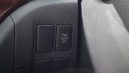 2013 Toyota Vellfire 2.4Z image 335539