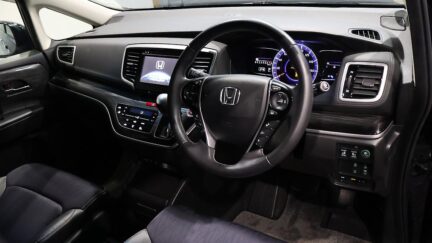 2015 Honda Odyssey Absolute Advance image 333660