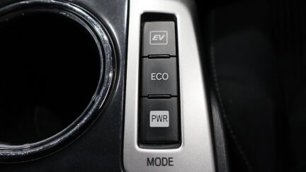 2018 Toyota Prius ALPHA image 335731