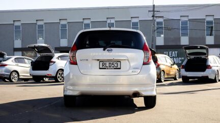 2014 Nissan Note Aero Style Emergency Brake image 332480