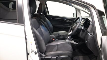 2015 Honda Fit Hybrid L Package image 331053