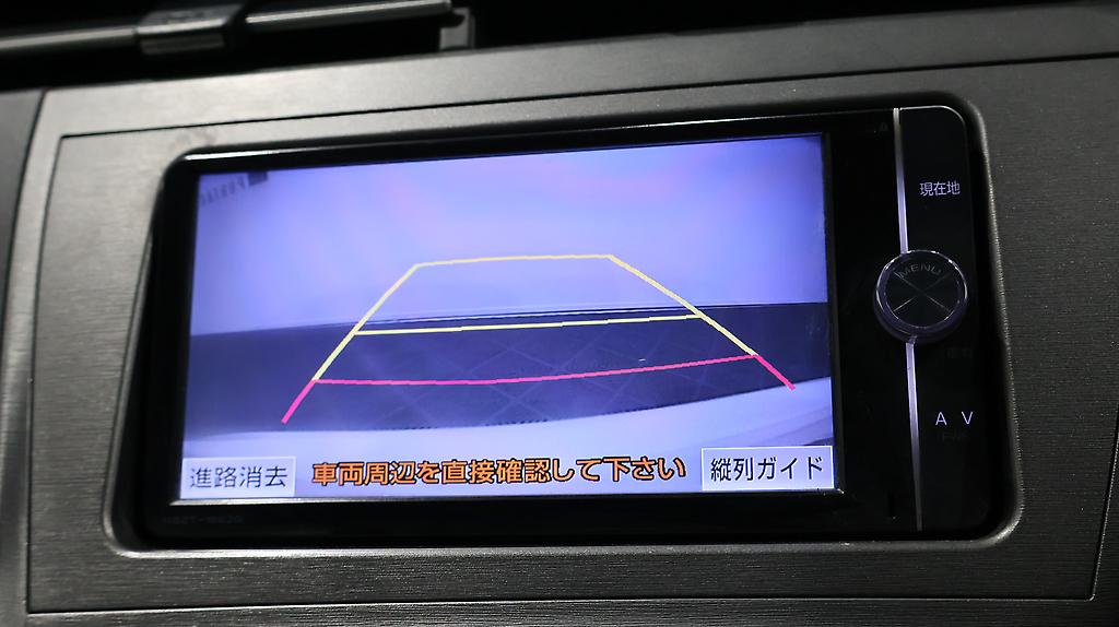 2013 Toyota Prius S Model / Push Start / Reversing Camera image 335122