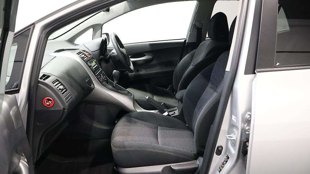 2012 Toyota Auris image 330826