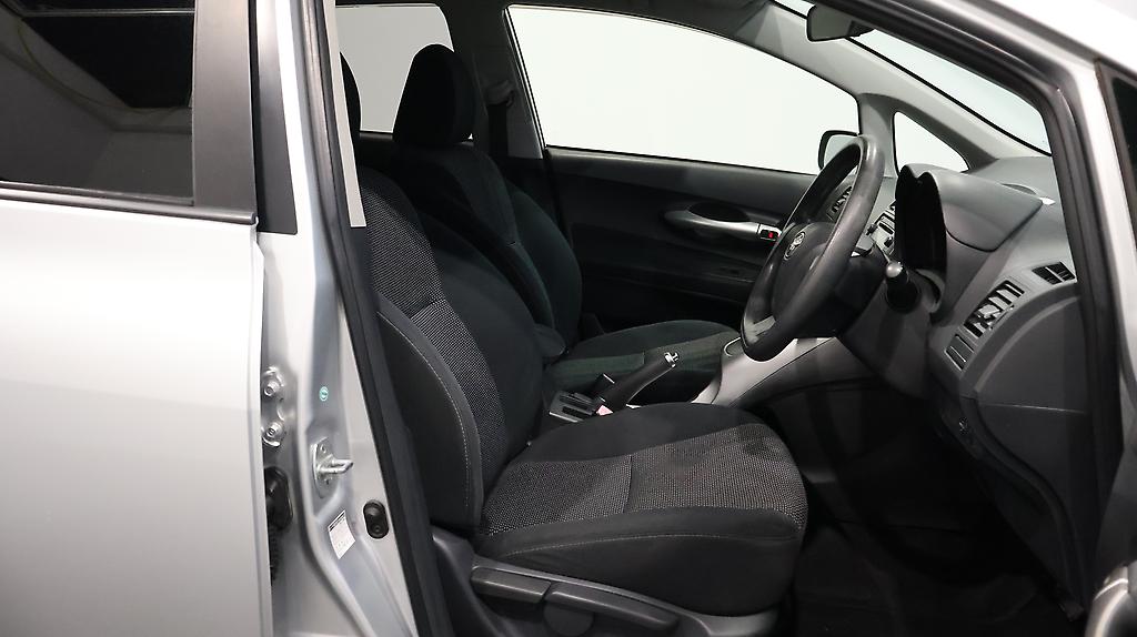 2012 Toyota Auris image 330829