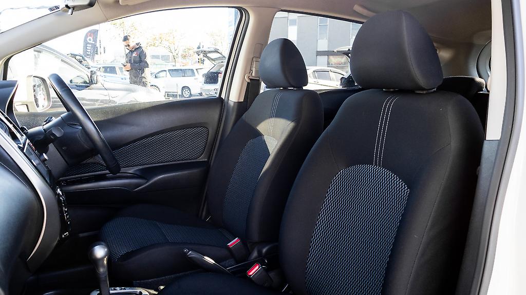 2014 Nissan Note Aero Style Emergency Brake image 332493