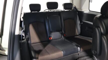 2013 Nissan Elgrand Highway Star Urban Chrome image 335550