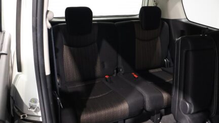 2014 Nissan Serena Highway Star S-Hybrid image 334090