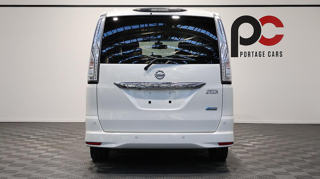 2014 Nissan Serena Highway Star S-Hybrid image 331769