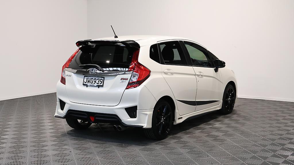 2016 Honda Jazz RS 1.5P/6MT/HA/5DR/5 image 331702