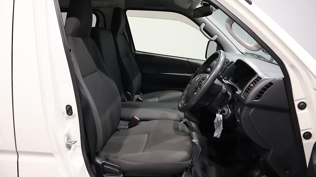 2022 Toyota Hiace DX + Toyota Safety Sense image 332903