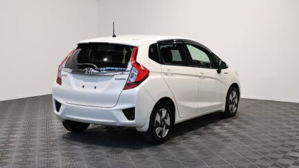 2014 Honda Fit Hybrid L Package image 335958