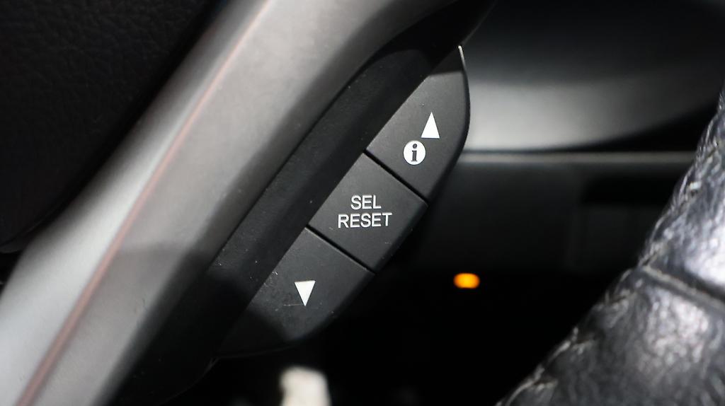 2015 Honda Shuttle Hybrid Z image 331353