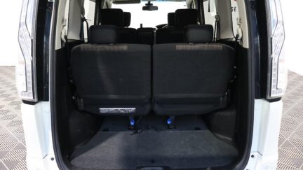 2014 Nissan Serena Highway Star S-Hybrid image 334087
