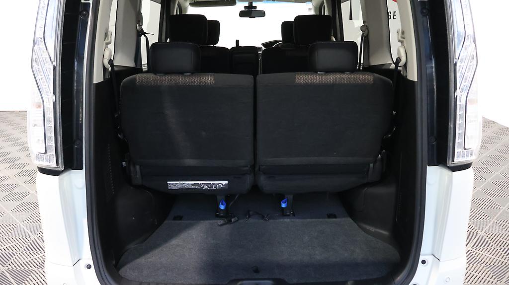 2014 Nissan Serena Highway Star S-Hybrid image 334087