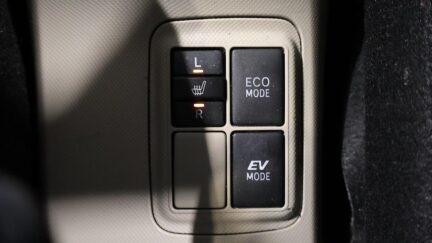 2012 Toyota Aqua G Hybrid image 335219