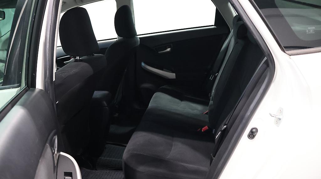 2013 Toyota Prius S Model / Push Start / Reversing Camera image 335116