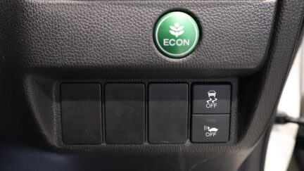 2015 Honda Fit Hybrid L Package image 331061