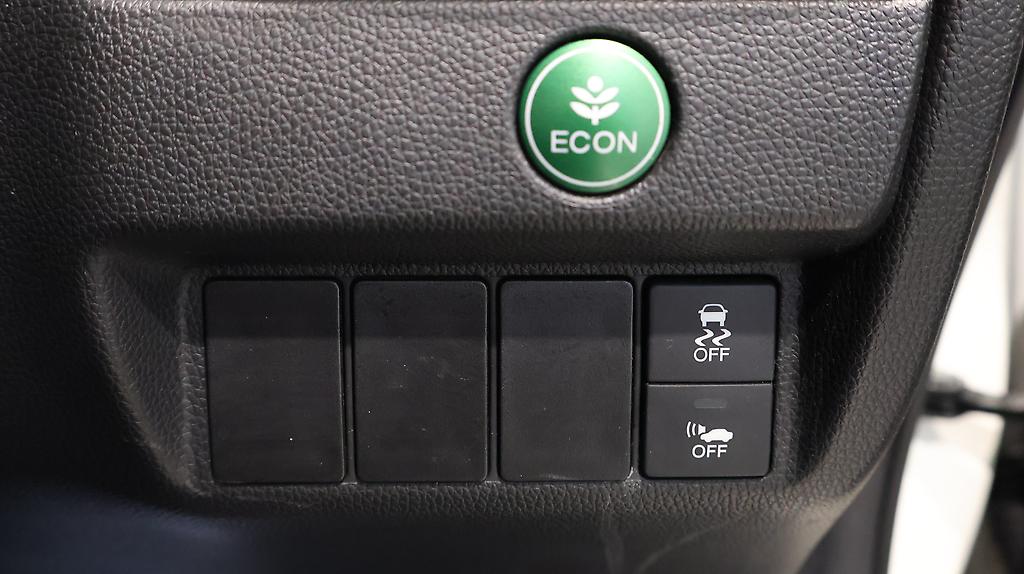 2015 Honda Fit Hybrid L Package image 331061