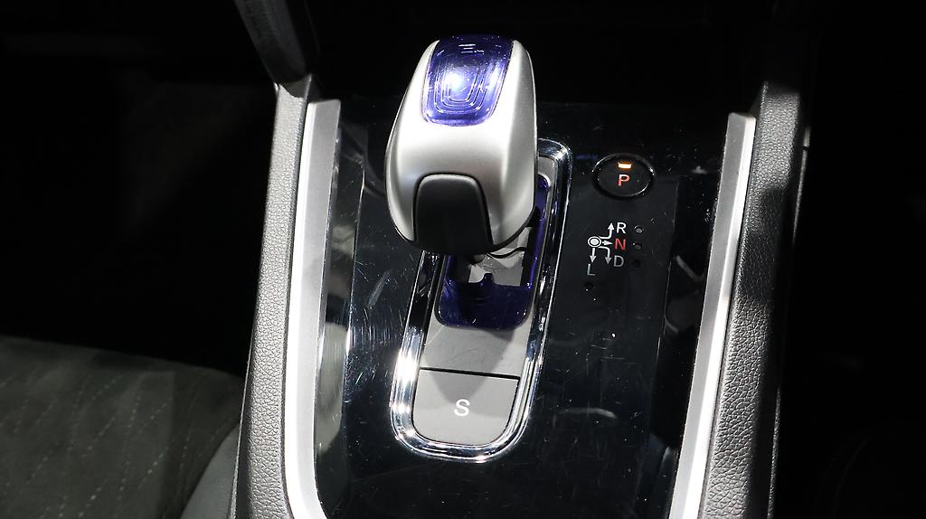2015 Honda Shuttle Hybrid Z image 331348
