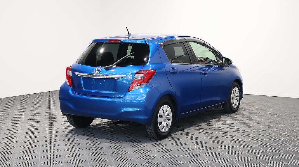 2015 Toyota Vitz image 333743