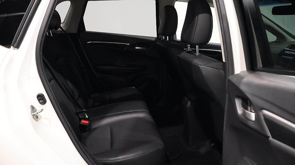 2014 Honda Fit Hybrid L Package image 335963