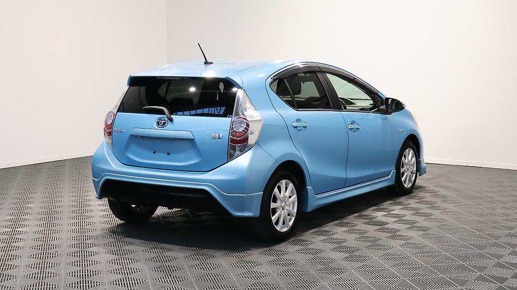 2013 Toyota Aqua S Model – Push Button Start – Reverse Camera image 336090