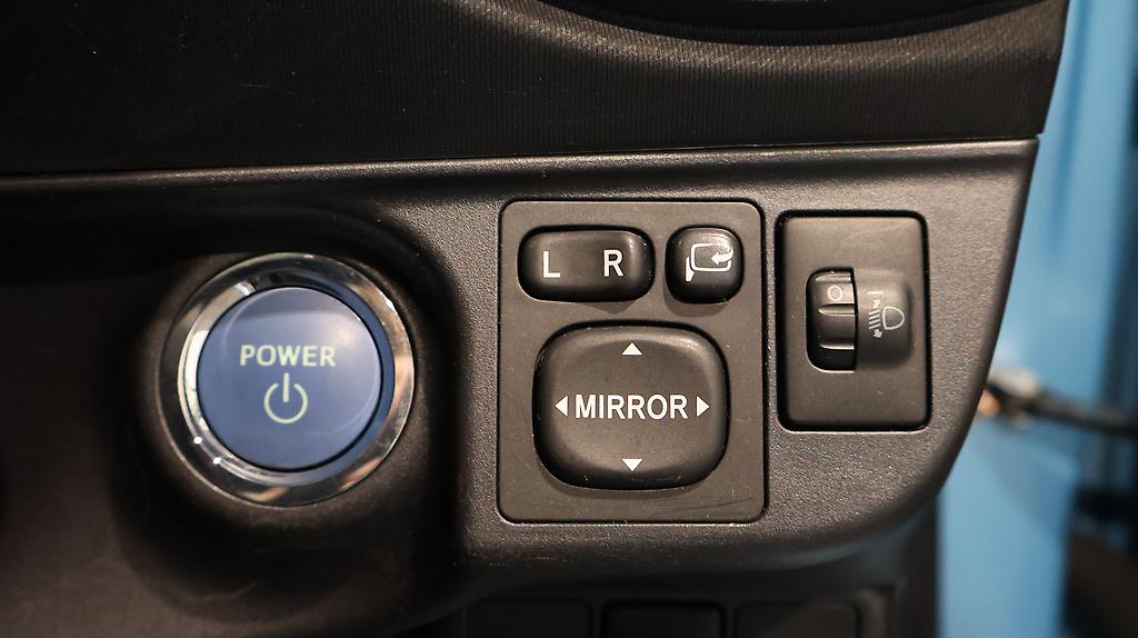 2013 Toyota Aqua S Model – Push Button Start – Reverse Camera image 336105