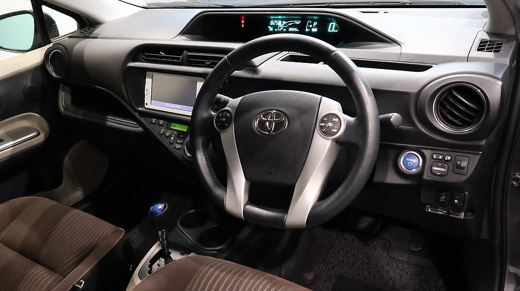 2012 Toyota Aqua G Hybrid image 335214